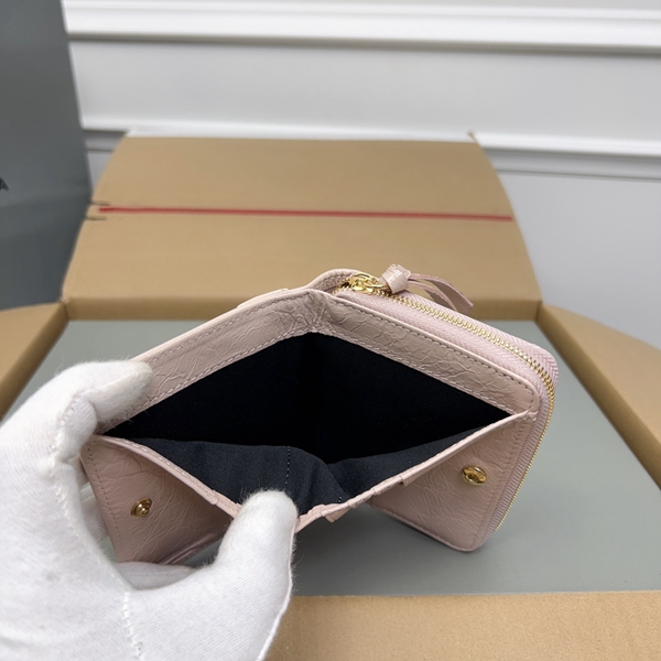 超激安ブランド財布偽物着用イメージ